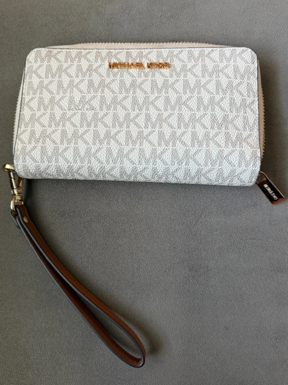 Michael Kors Jet Set Large Continental Wristlet Wallet White Vanilla Logo